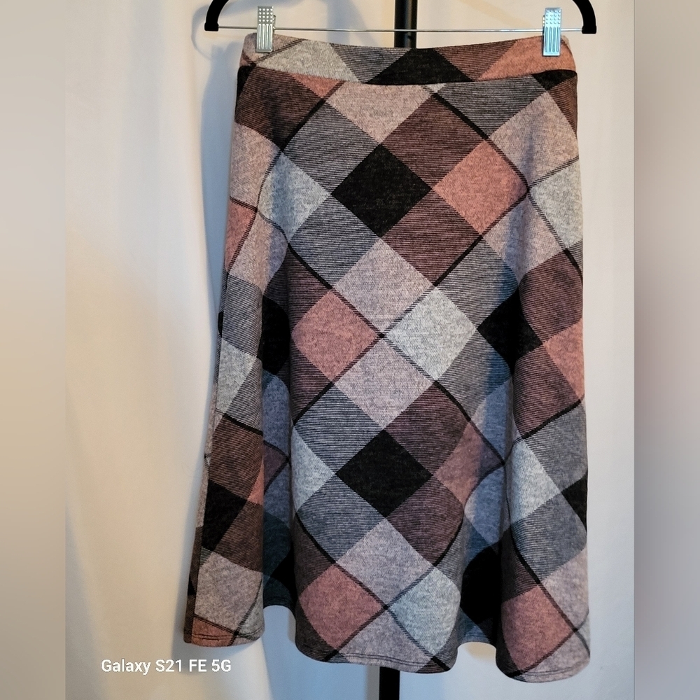 NYCC Women's Plaid Skirt - Black, Gray & Pink, Size Small, Like New Condition - Picture 2 of 4